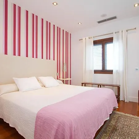 Villa In Sleeps 8 Includes Swimming Pool And Air Con Puerto Calero